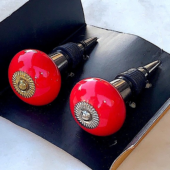 CASA DECOR BOTTLE STOPPERS SET RED SILVER & BRASS METAL - Picture 5 of 8